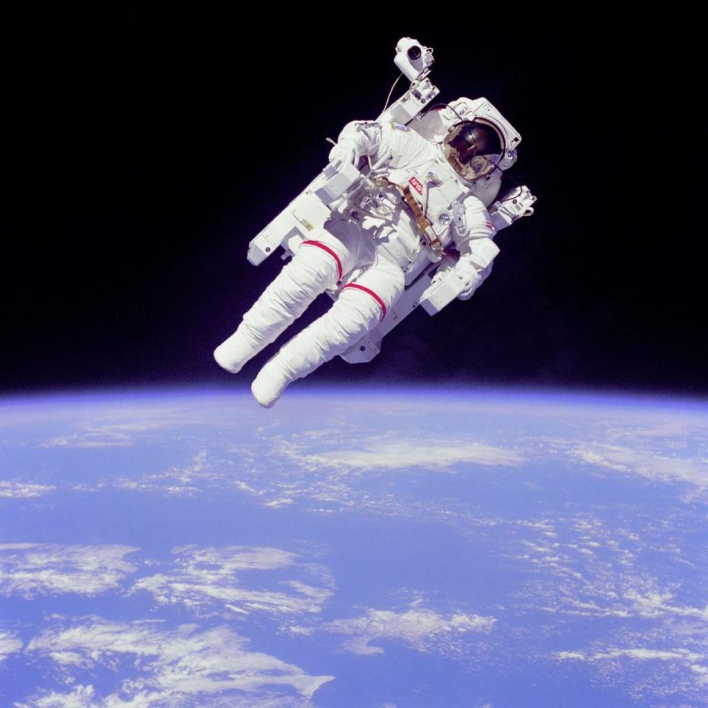 Weightlessness and its Effects 1 Gravitation and Weightlessness