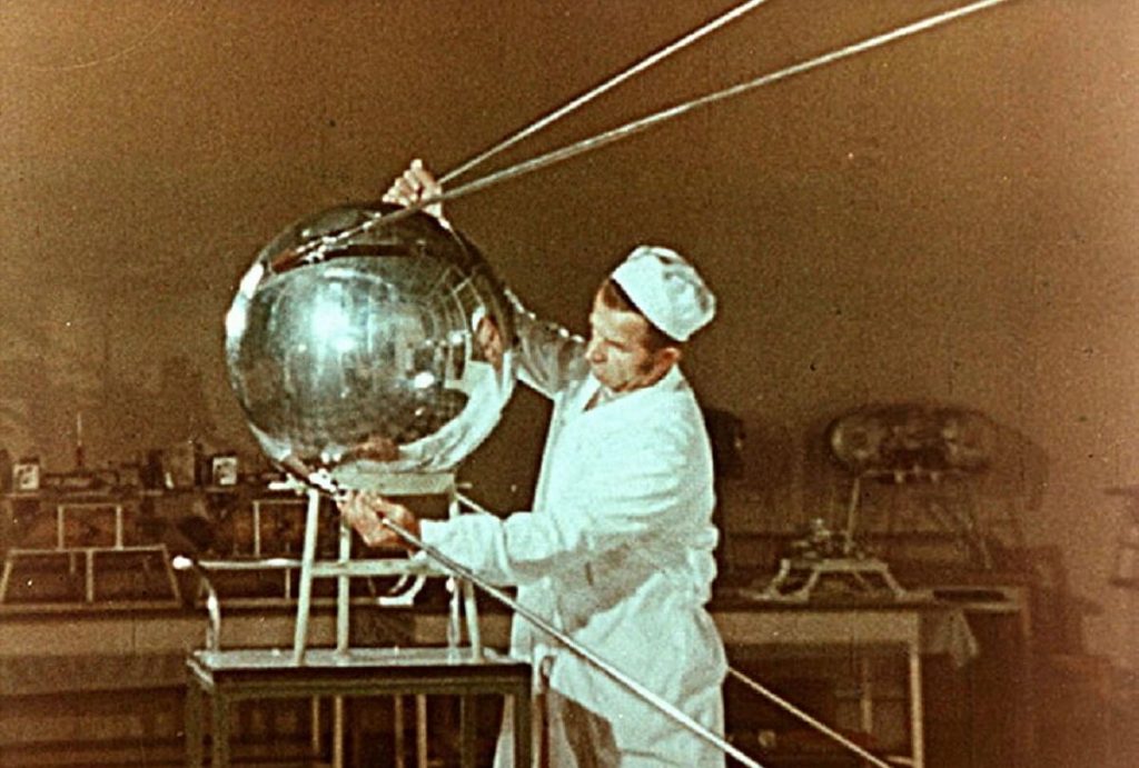 Satellites 2 the Sputnik 1